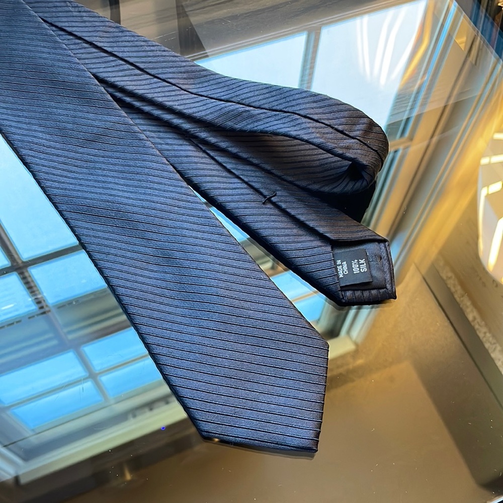 Calvin Klein Men’s Slim Black Silk Tie